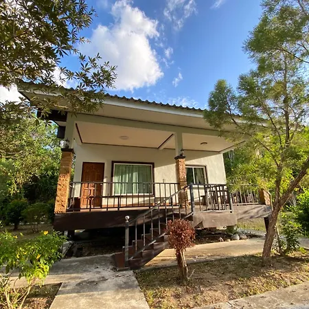 Brown Andaman Krabi Guest House Exterior photo